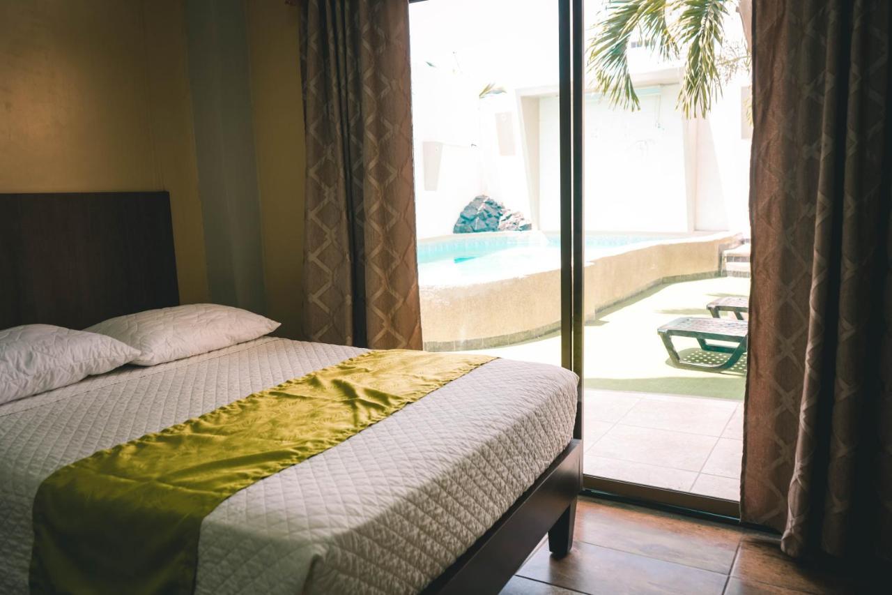 Hotel Manta Beach Madrigal Zewnętrze zdjęcie