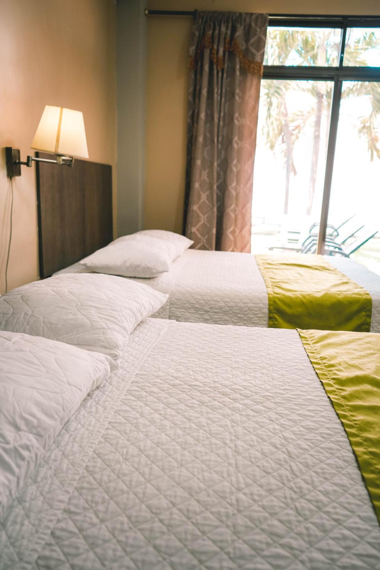 Hotel Manta Beach Madrigal Zewnętrze zdjęcie